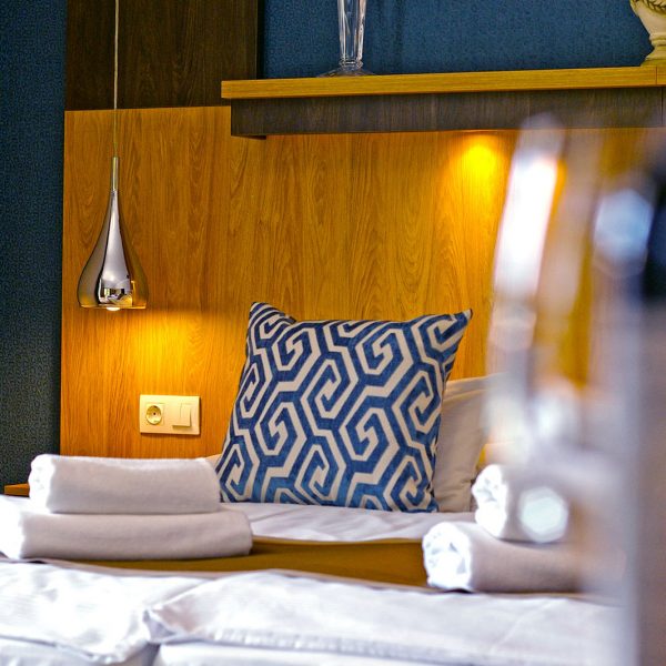 Panthere bleue szoba - ágy és környezete