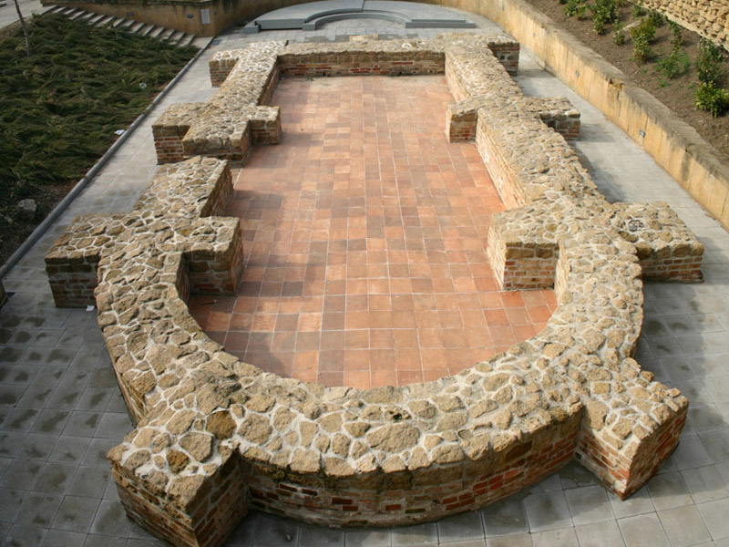 Okereszteny sirkamrak