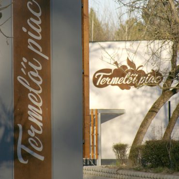 Harkány, felújított termelői piac