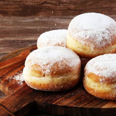 Farsangi szalagos fánk