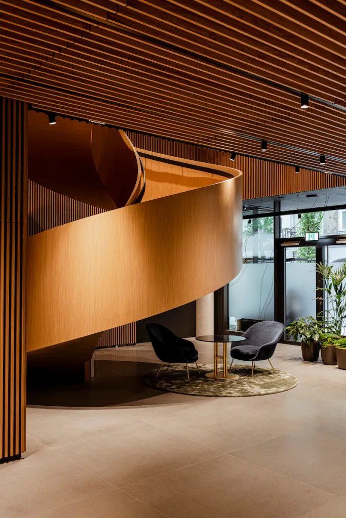 Nobu Hotel Varsó - csigalépcső (Fotó: PION studio)