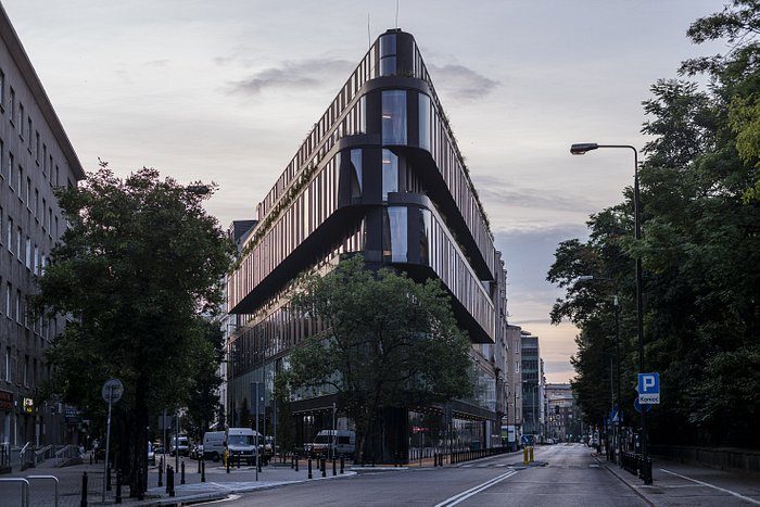 Nobu Hotel Varsó épülete és utcaképe