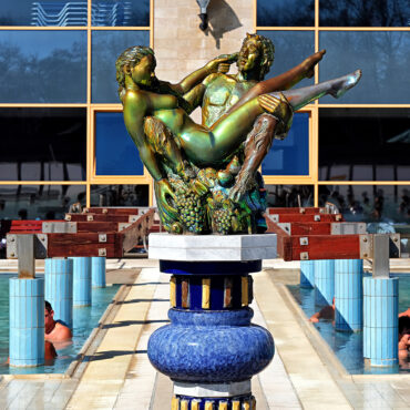 Harkányi Gyógyfürdő, Harka-szobor