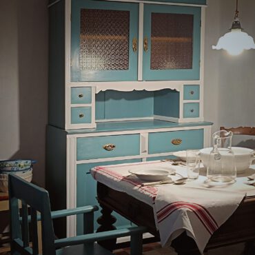 Cifraház - használt bútor restaurálás a 30-as évekből