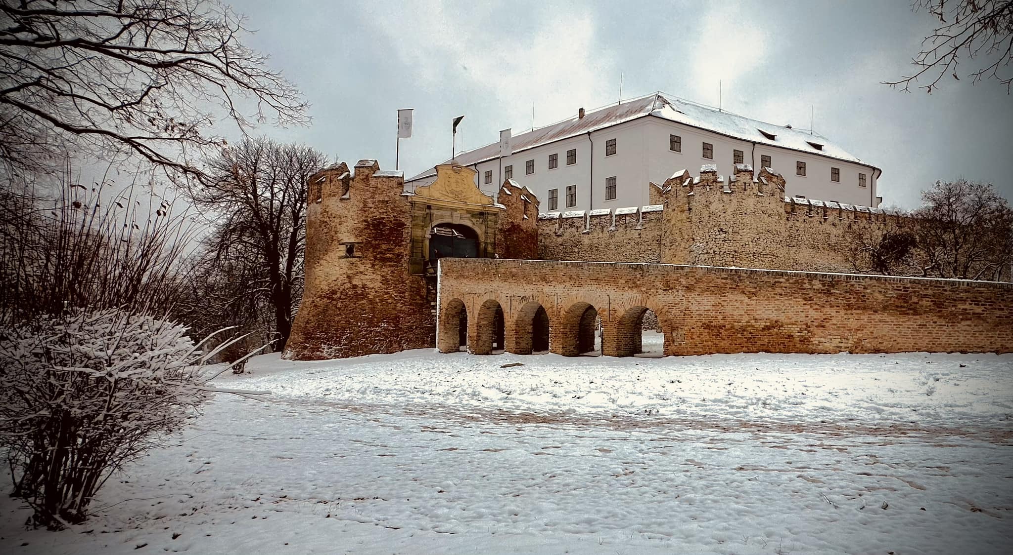 A hóba borul Siklósi Vár 2024 januárjában
