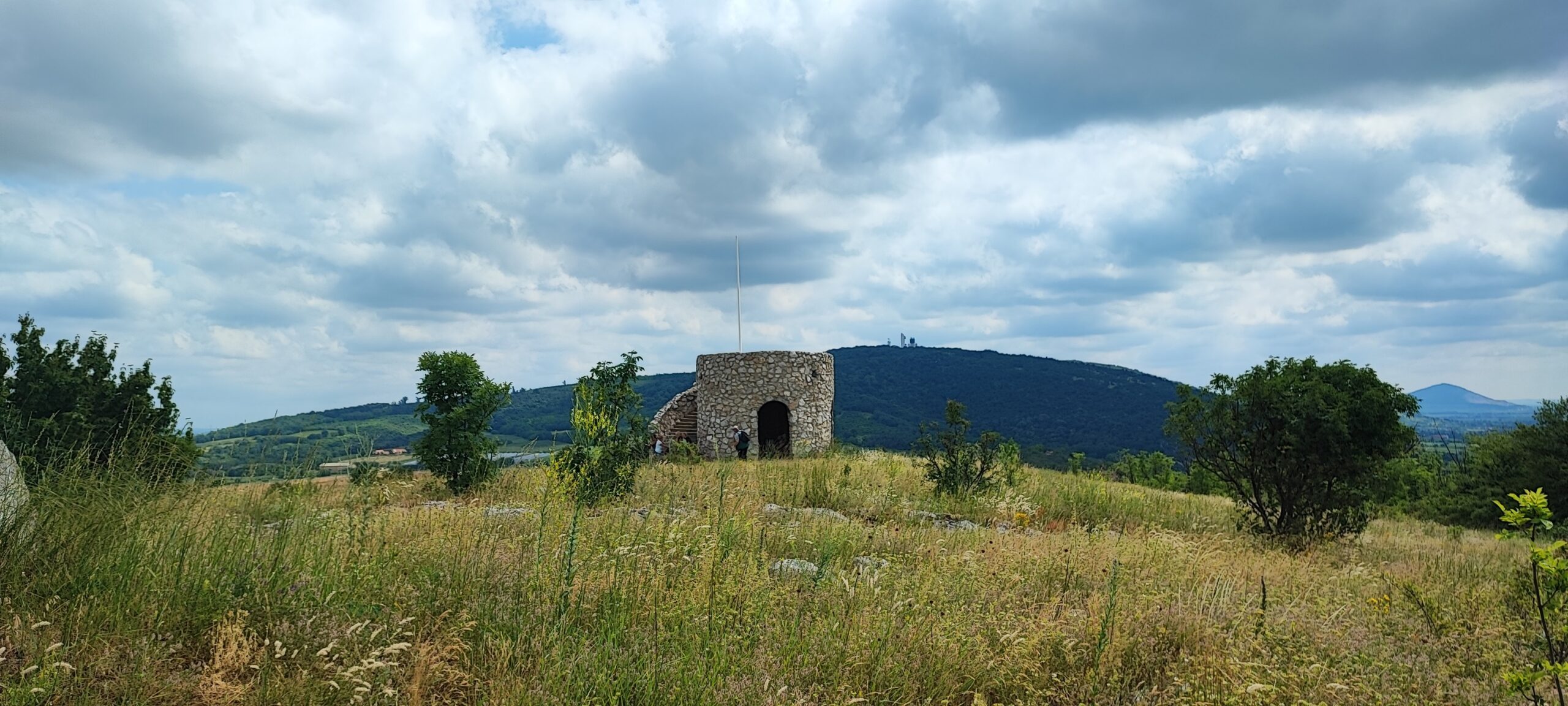 Túra a Kopaszi-hegy kilátójához 2024.06.08-án