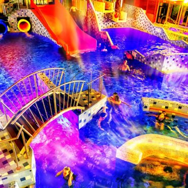 Harka Vízivilág Harkány, éjszakai fürdőzés