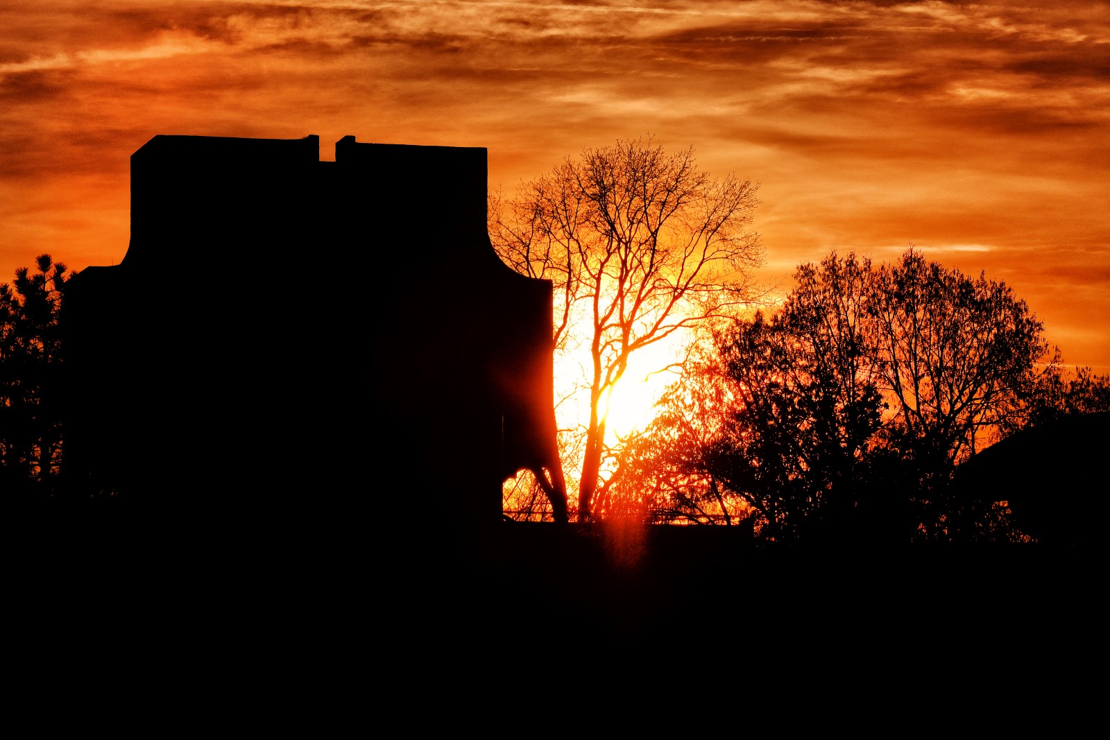 Éjszakai fürdőzés Harkányban ősszel, a Harka Vízivilágban