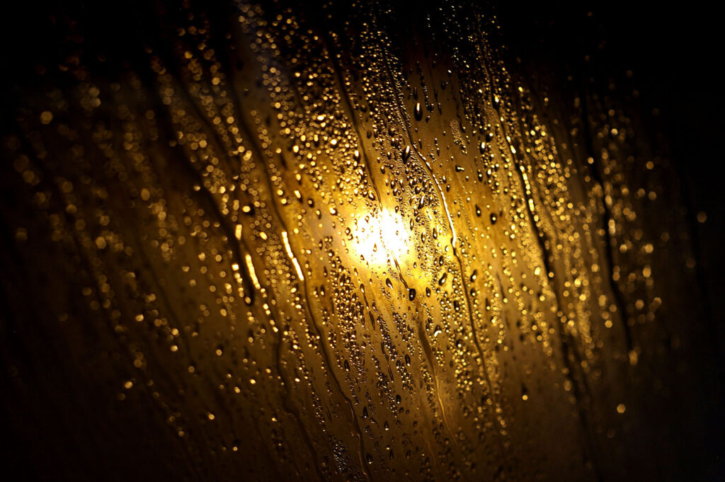 Xavin Hotel Wellness részleg, gőzkabin ajtón megcsorgó vízpára