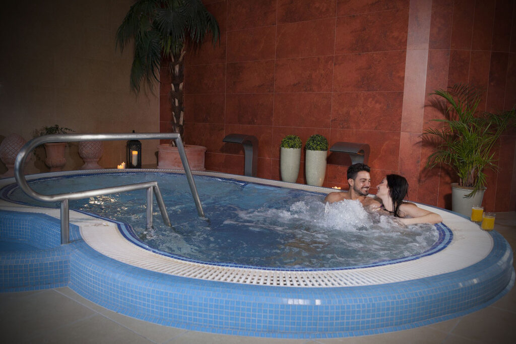Wellness, Xavin Hotel Harkány, jakuzzi