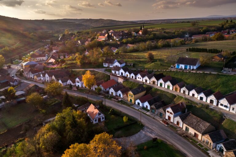 Őszi feltöltődés Harkányban - Villányi Pincesor